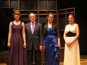 Peter Janzen with winners (l-r) Jillian Reimer, Catherine Richard, and Kari Chastko 