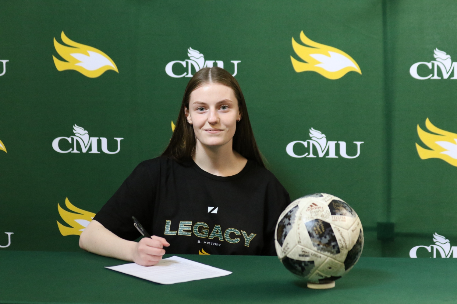 Women's Soccer Bring in Perennial Champion Desrosiers Women's Soccer Bring in Perennial Champion Desrosiers