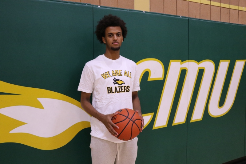 Blazers Men's Basketball Add Araya on the Outside