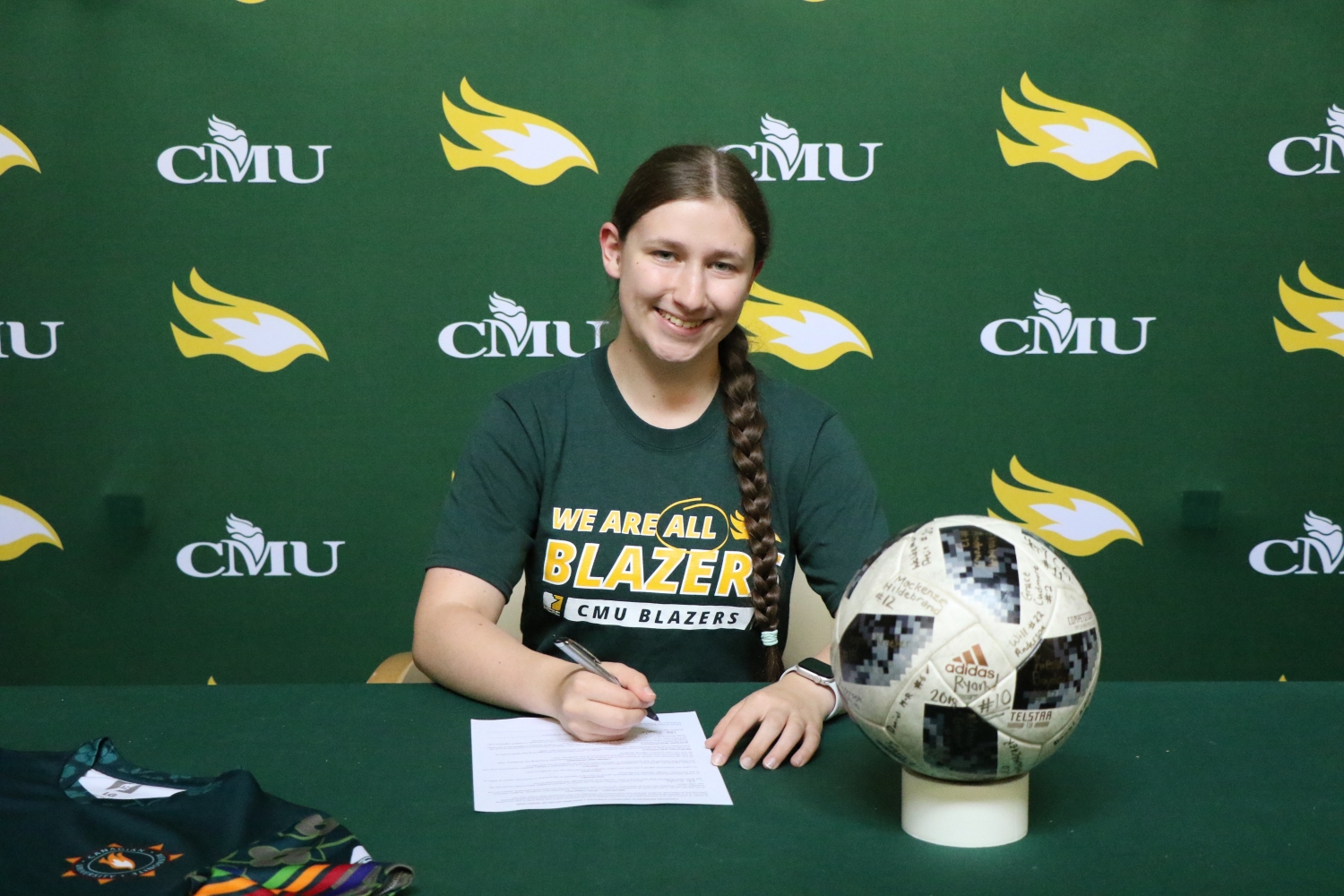 Women's Soccer Rounds out Their Roster with Versatile Ella Grijalva Women's Soccer Rounds out Their Roster with Versatile Ella Grijalva