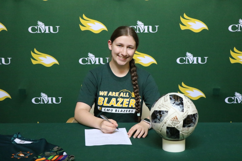 Women's Soccer Rounds out Their Roster with Versatile Ella Grijalva