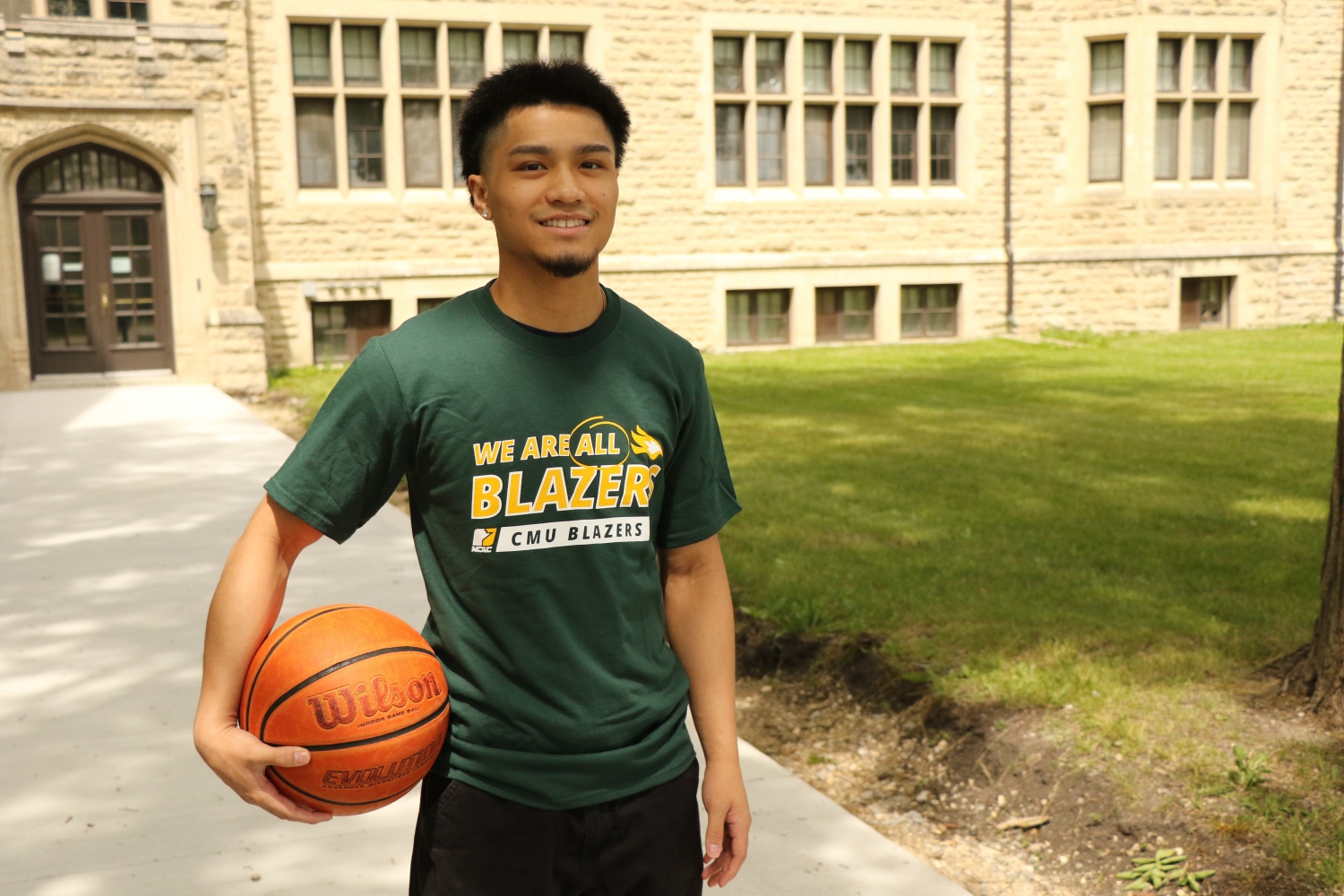 Men's Basketball Add Some Spark with Quick Guard Braeden Fernandez Men's Basketball Add Some Spark with Quick Guard Braeden Fernandez