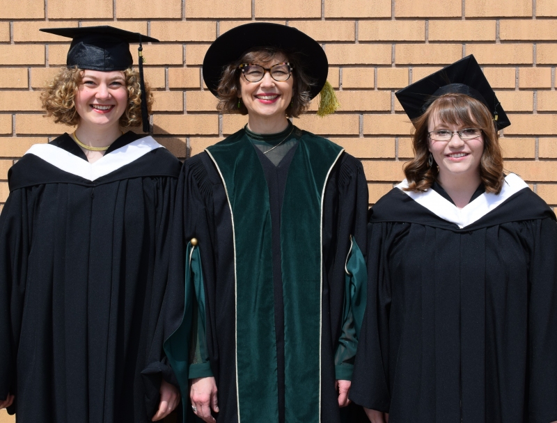 2019 President's Medal recipients Erin Froese (left) and Mackenzie Nicolle (right) with CMU President Dr. Cheryl Pauls
