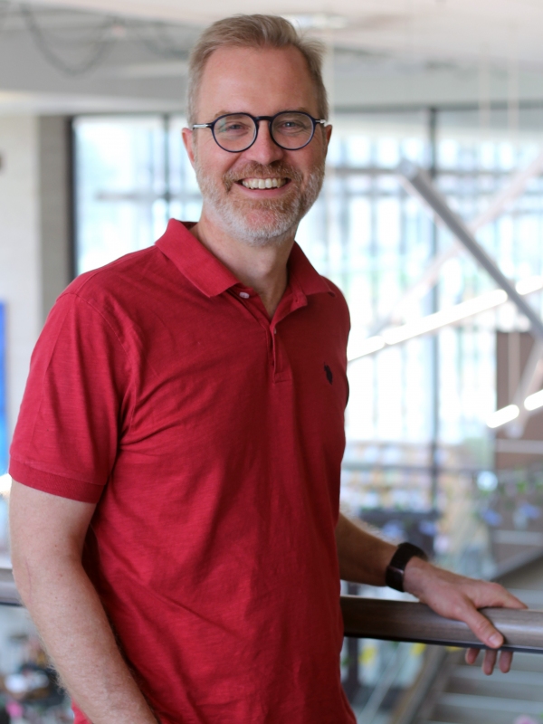 Dr. Alexander Sawatsky Dr. Alexander Sawatsky