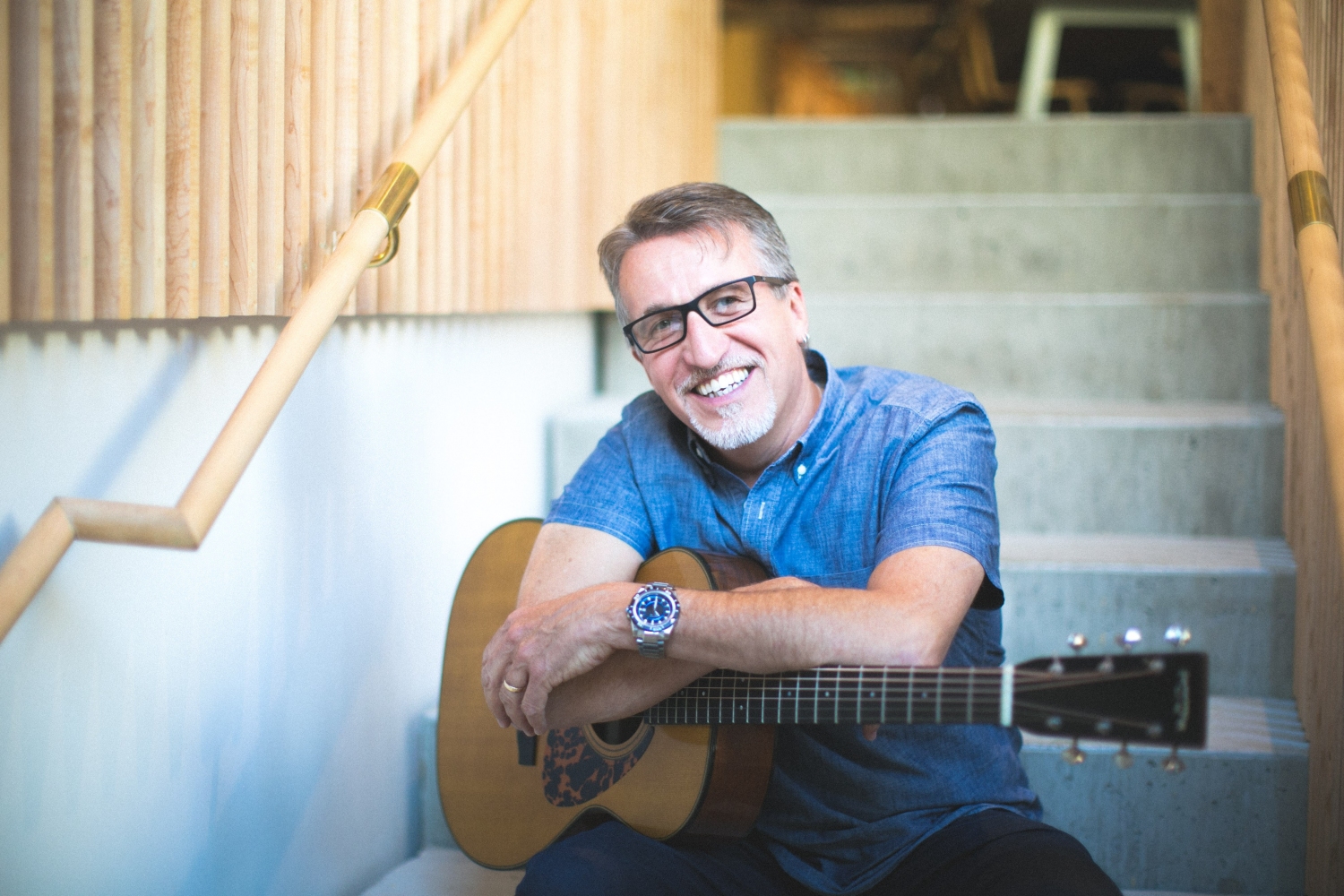 Singer-songwriter Steve Bell will be the recipient of the 2018 CMU PAX Award on April 5 Singer-songwriter Steve Bell will be the recipient of the 2018 CMU PAX Award on April 5