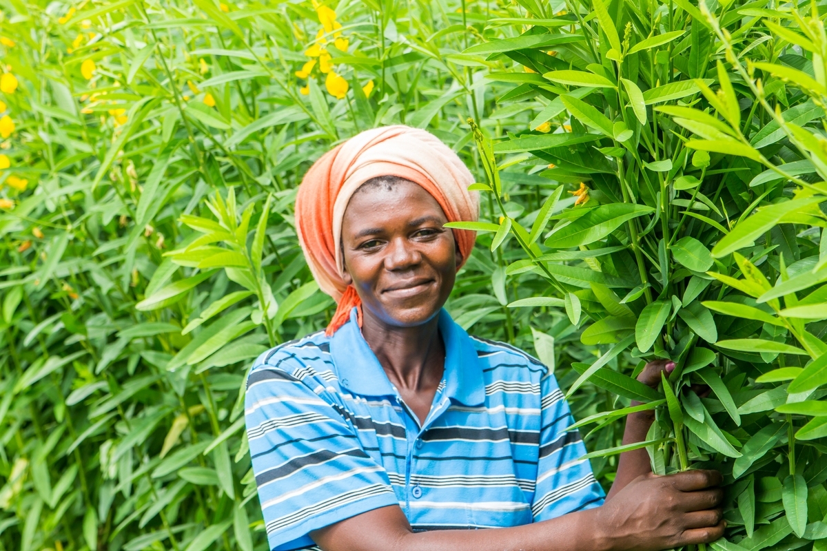 “Zimbabwean farmer”, by Tnash Photography, licensed under CC BY 2.0