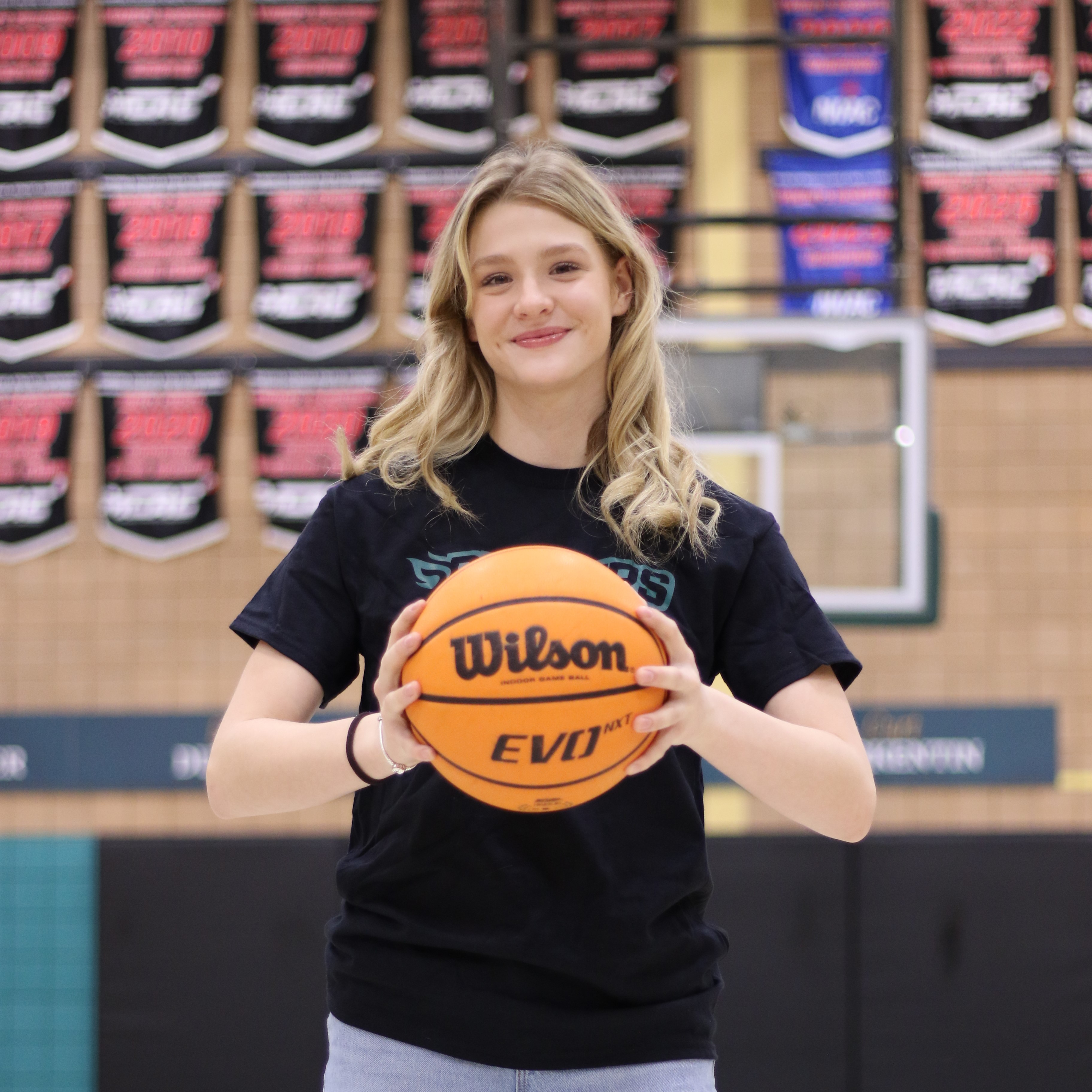 Blazers Women's Basketball Recruit | Lily Cox