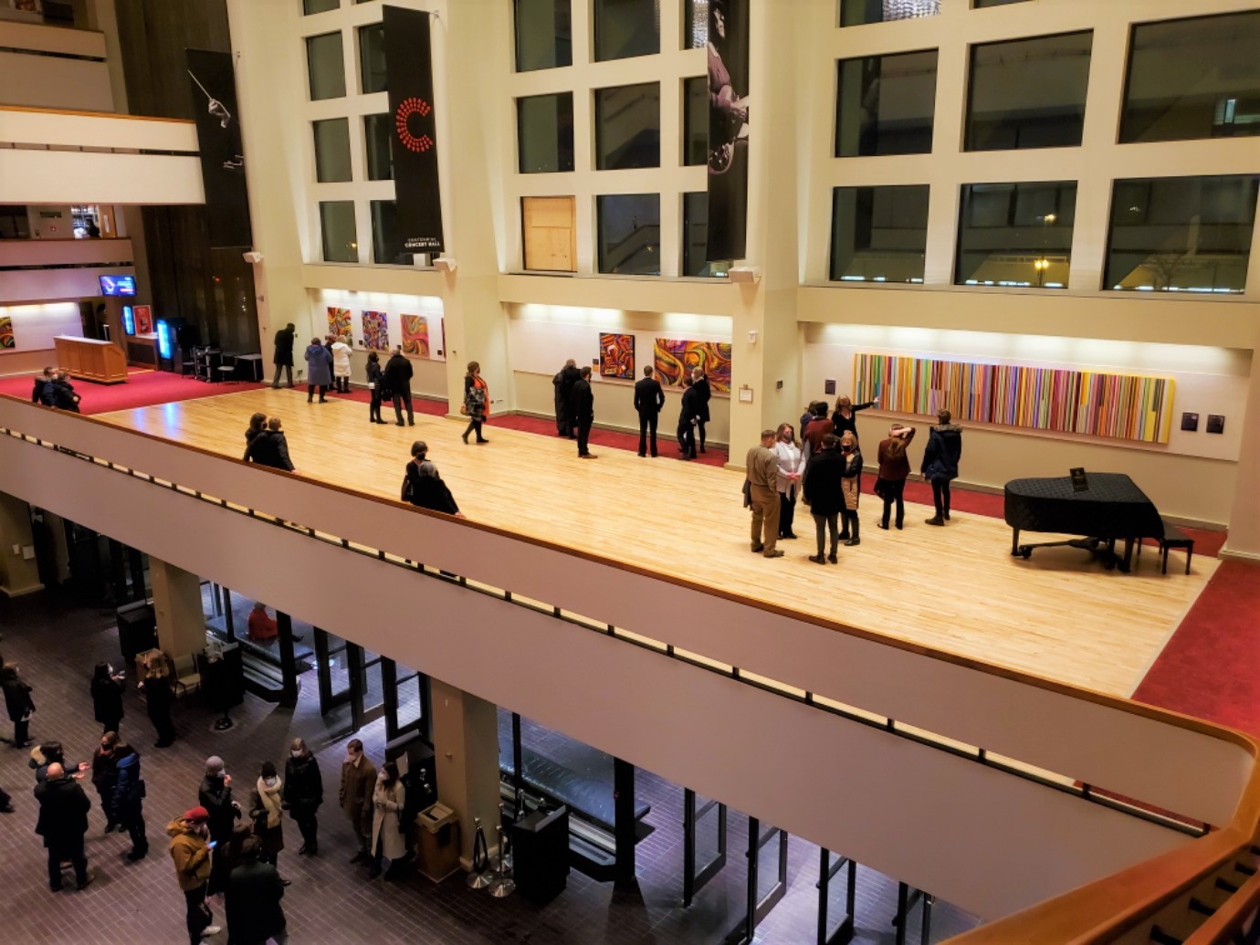 WSO concert goers take in Elias's art