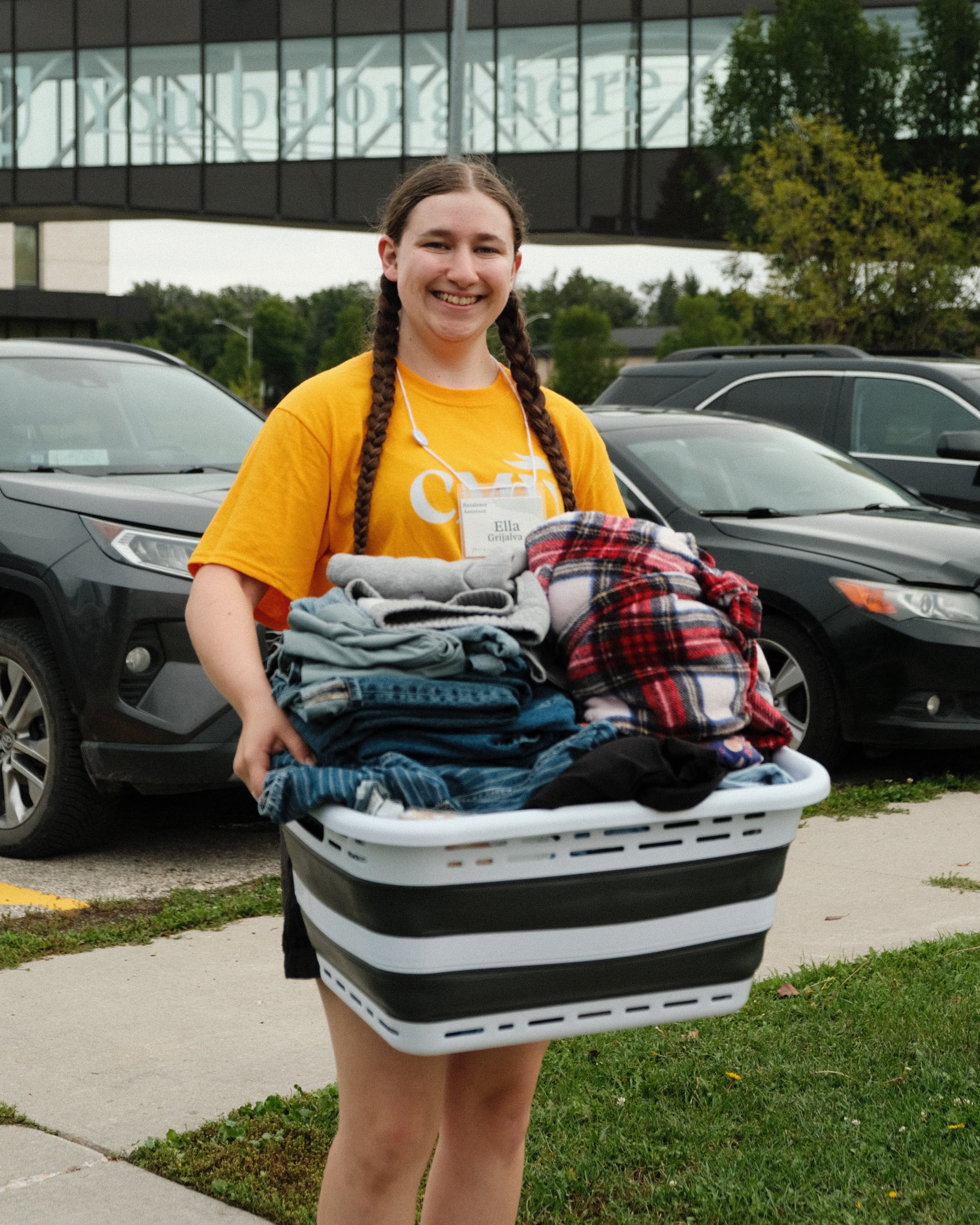 Move-in day 2026: student moving into residence