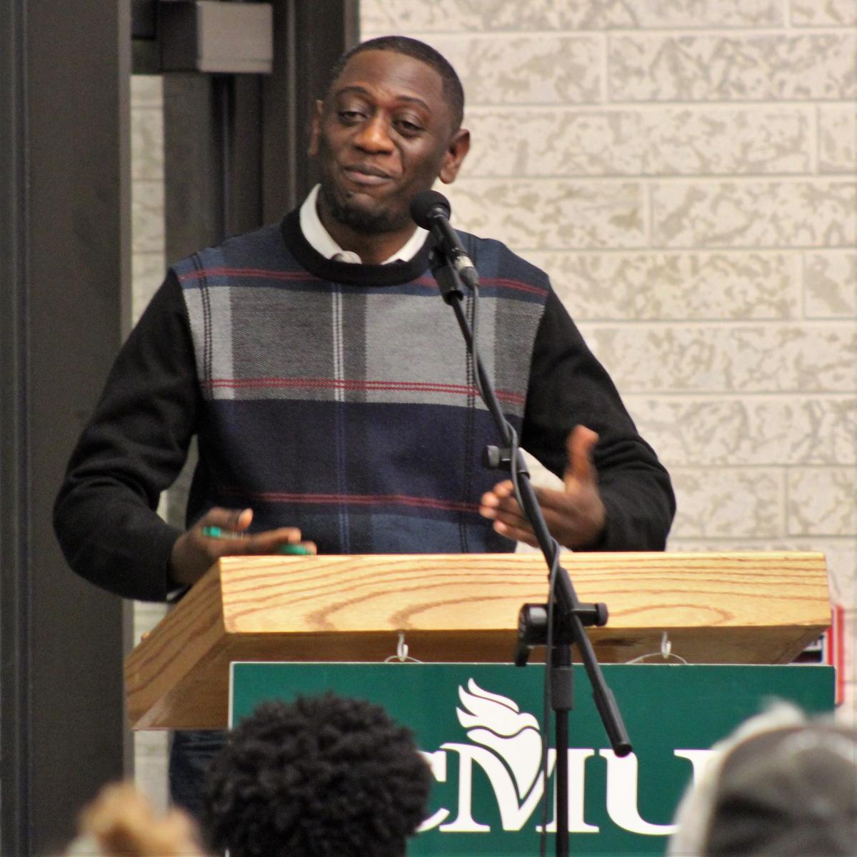 Arisnell Mesidor, moderator of the discussion with newcomers to Canada