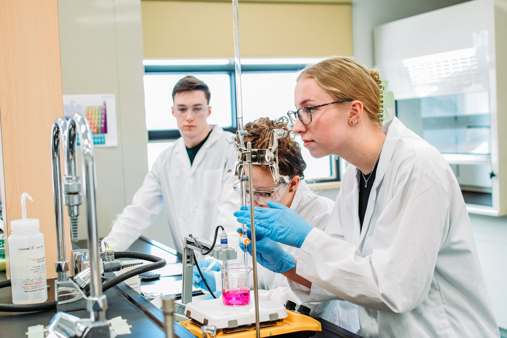 Students in CMU science lab